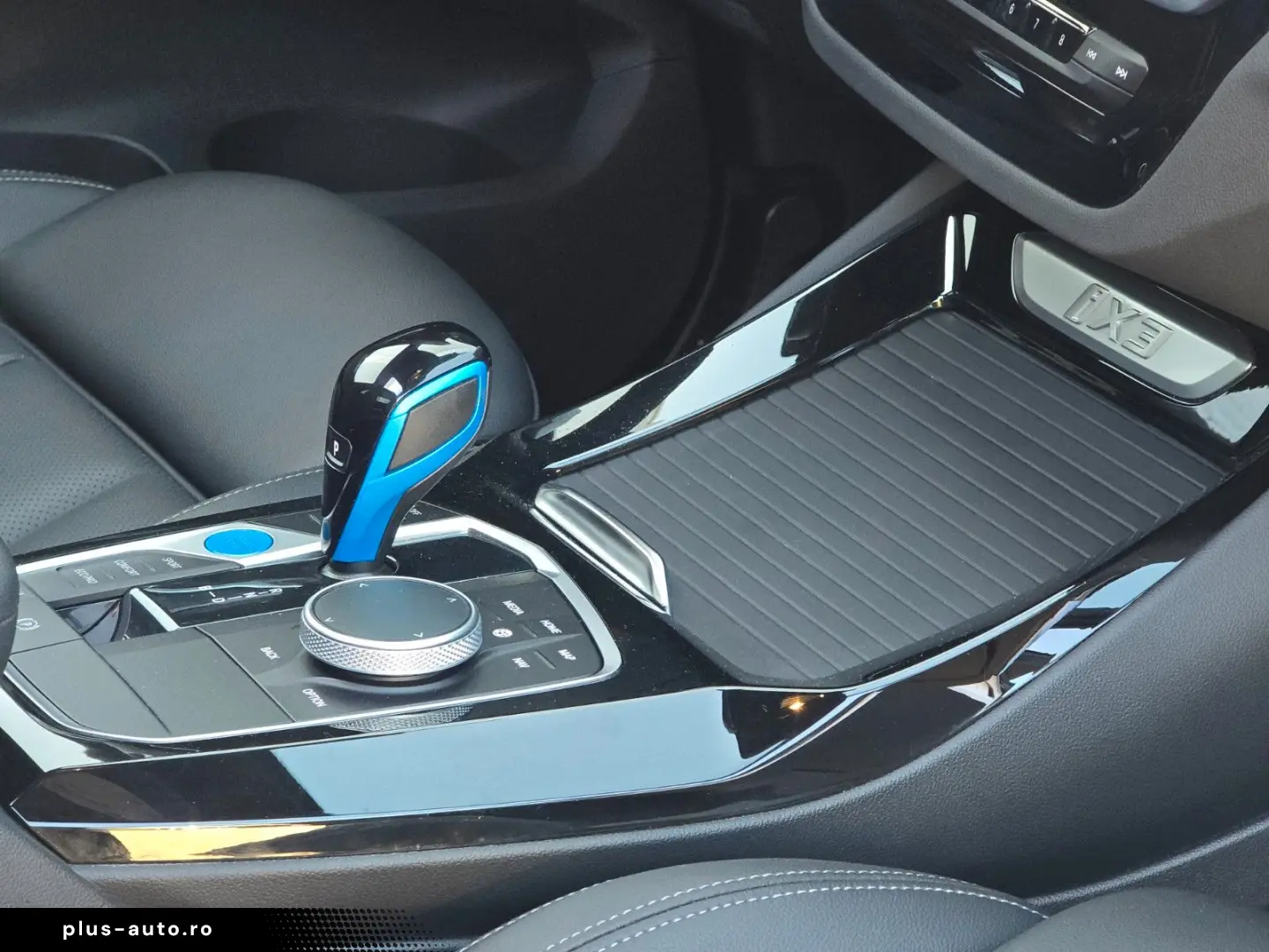 BMW iX3 (Panorama Leder Kamera)