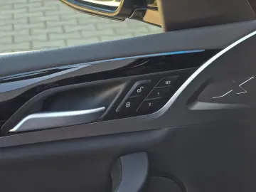 BMW iX3 (Panorama Leder Kamera)