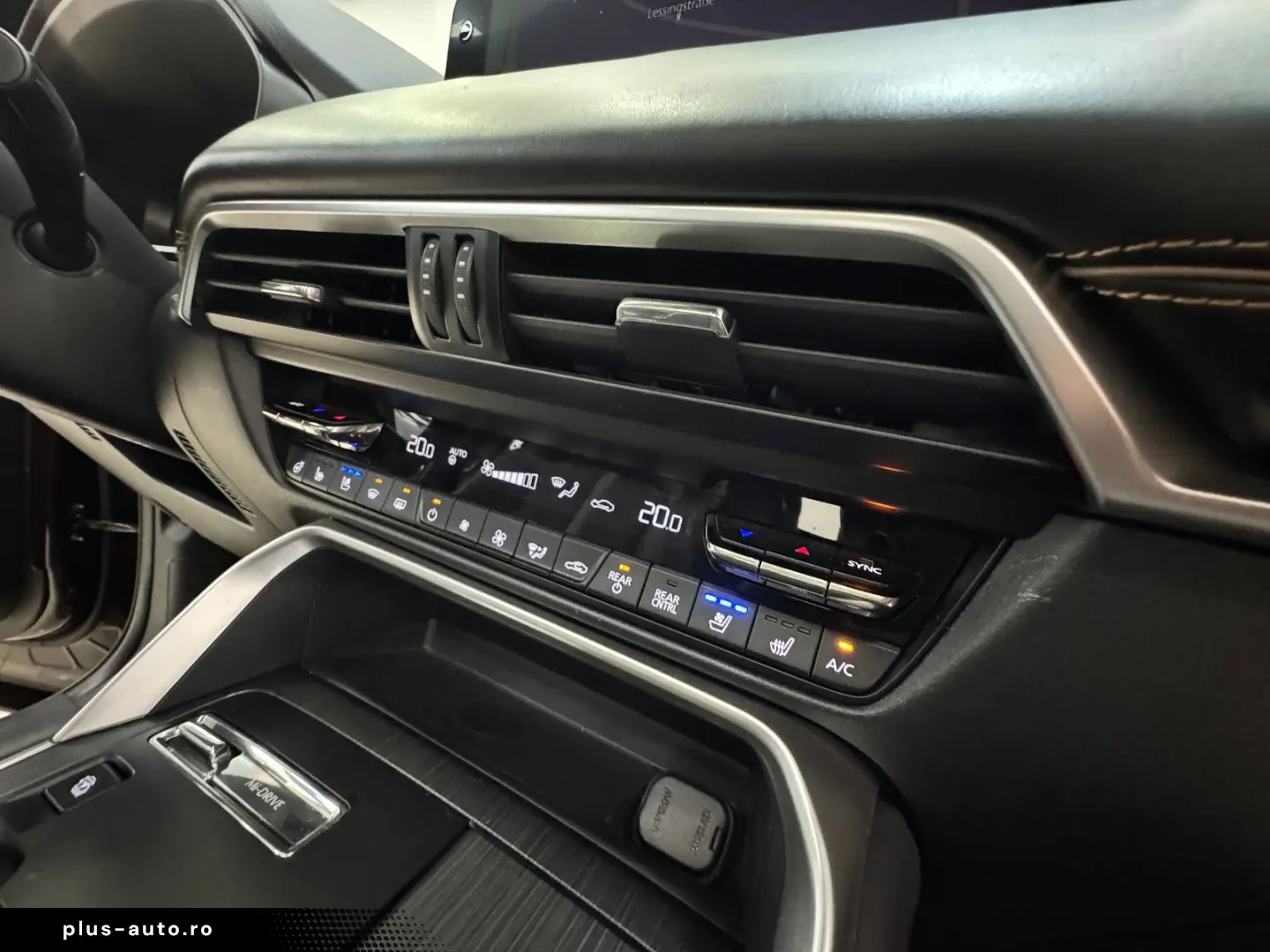 MAZDA CX-80 Homura Plus PHEV AWD CAHO 6-Sitzer PANO