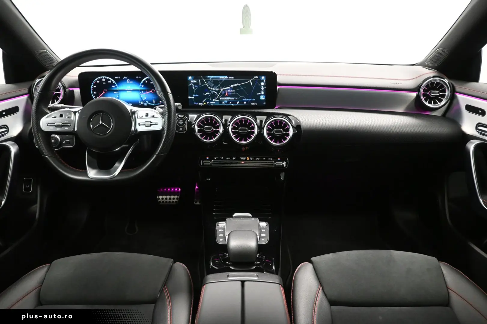 MERCEDES-BENZ CLA 200 AMG LINE PANO KAMERA BURM M-BEAM