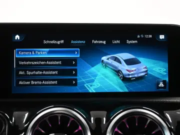 MERCEDES-BENZ CLA 200 AMG LINE PANO KAMERA BURM M-BEAM