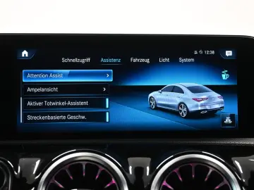 MERCEDES-BENZ CLA 200 AMG LINE PANO KAMERA BURM M-BEAM