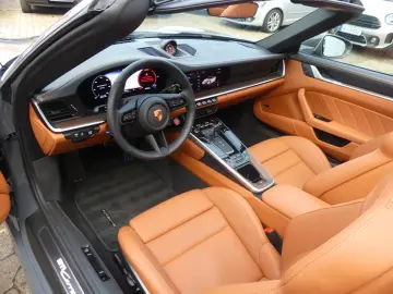 Porsche 911   992 Cabriolet  Lift  Matrix