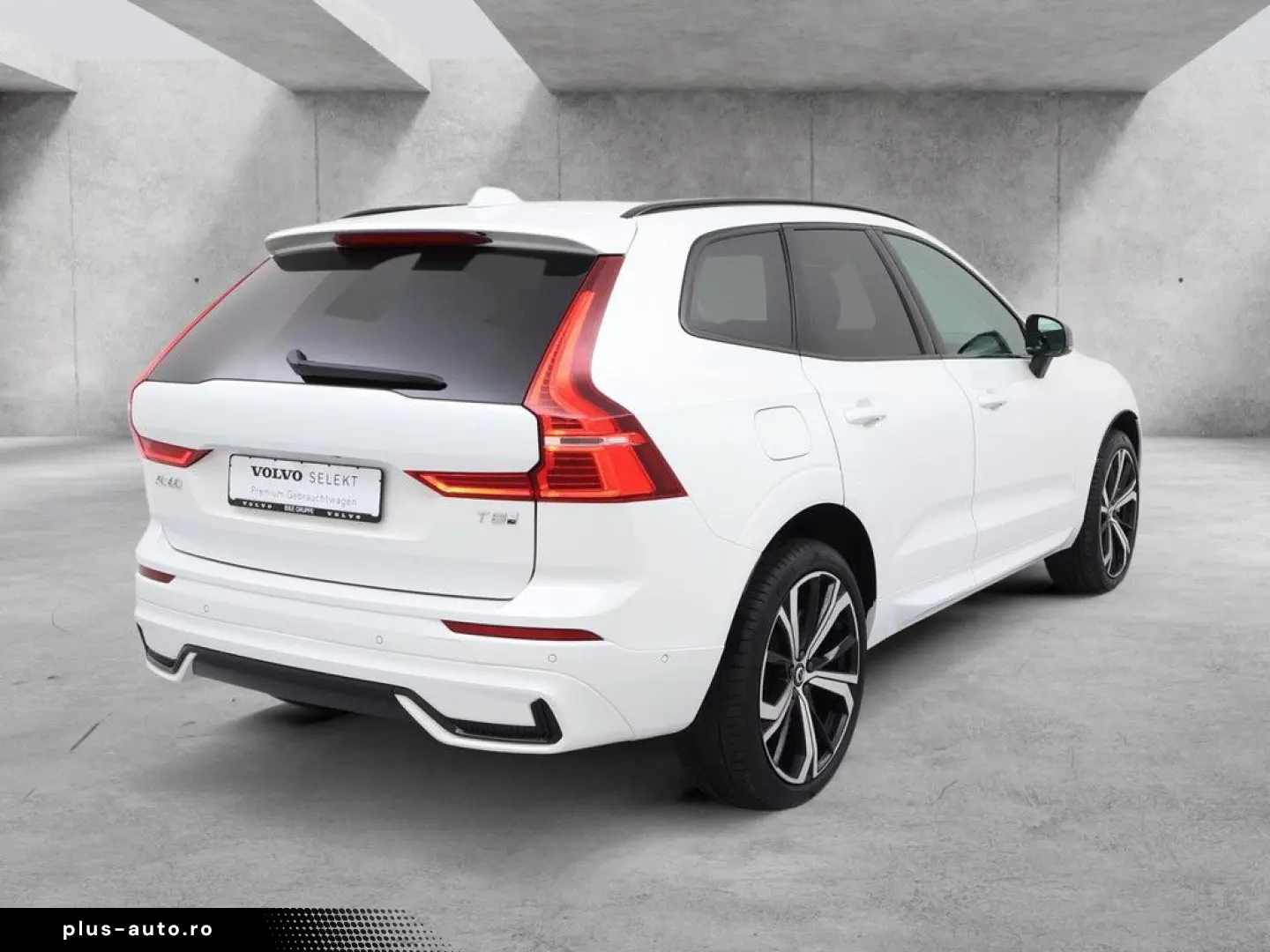VOLVO XC60 T8 Plus Dark Plug In Hyb HUD PANO ACC 360