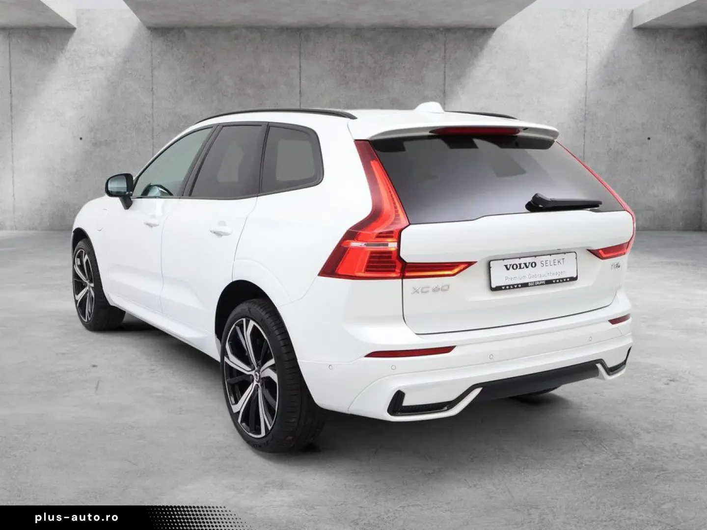 VOLVO XC60 T8 Plus Dark Plug In Hyb HUD PANO ACC 360