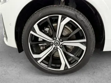 VOLVO XC60 T8 Plus Dark Plug In Hyb HUD PANO ACC 360