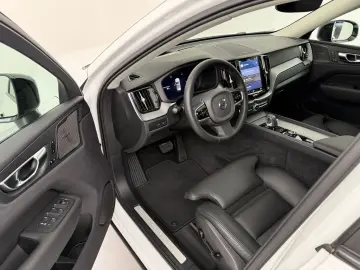 VOLVO XC60 T8 Plus Dark Plug In Hyb HUD PANO ACC 360