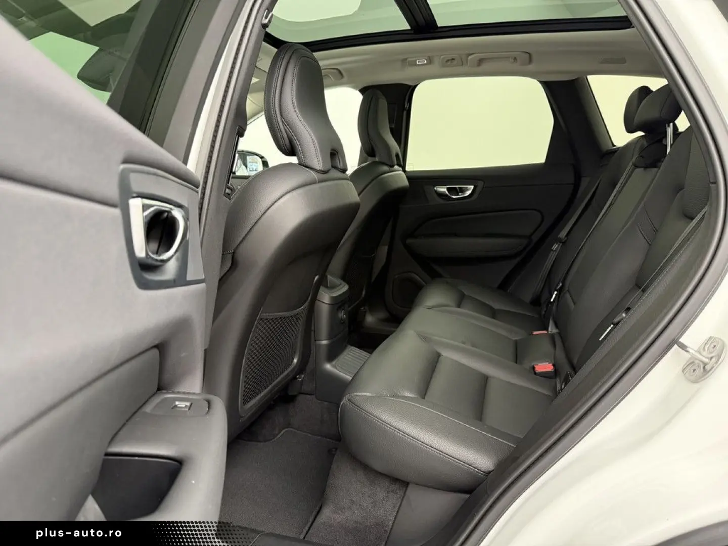VOLVO XC60 T8 Plus Dark Plug In Hyb HUD PANO ACC 360