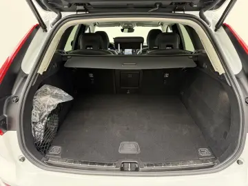 VOLVO XC60 T8 Plus Dark Plug In Hyb HUD PANO ACC 360