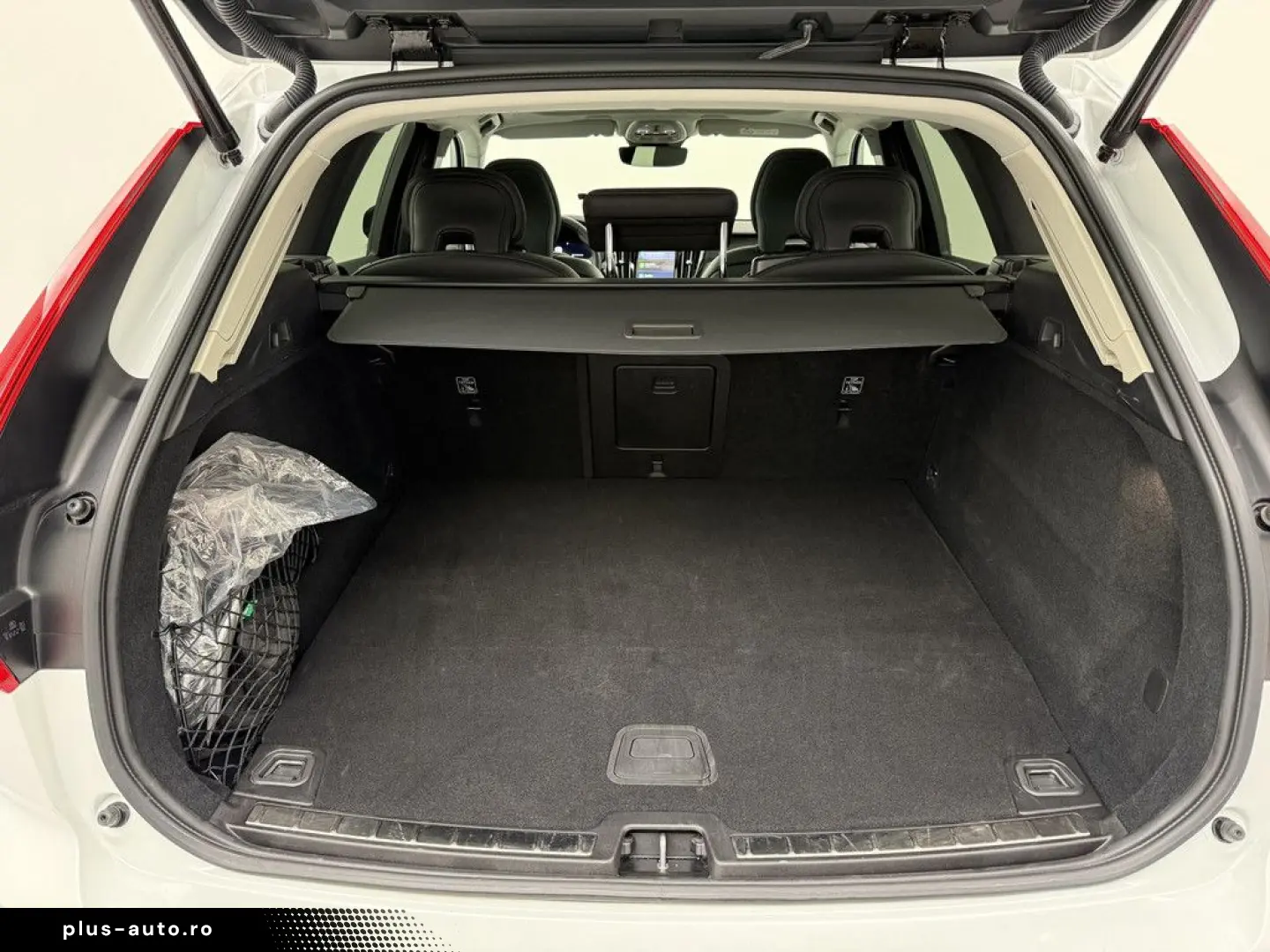 VOLVO XC60 T8 Plus Dark Plug In Hyb HUD PANO ACC 360