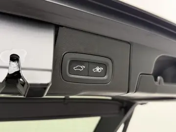 VOLVO XC60 T8 Plus Dark Plug In Hyb HUD PANO ACC 360
