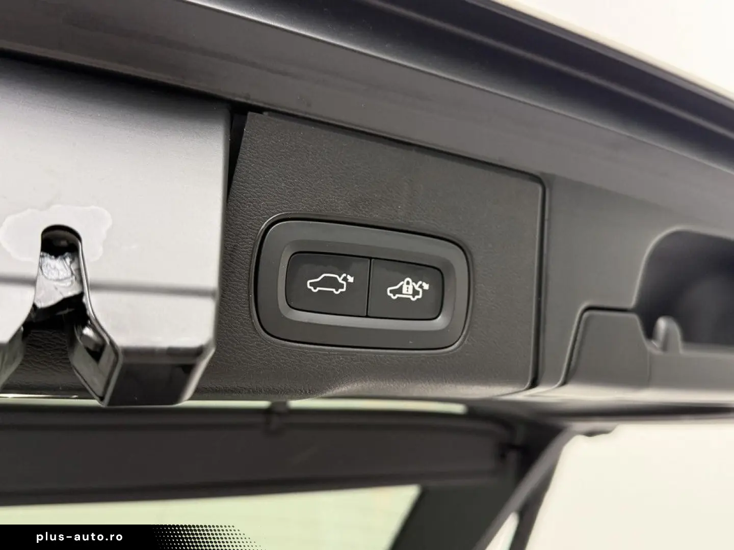 VOLVO XC60 T8 Plus Dark Plug In Hyb HUD PANO ACC 360