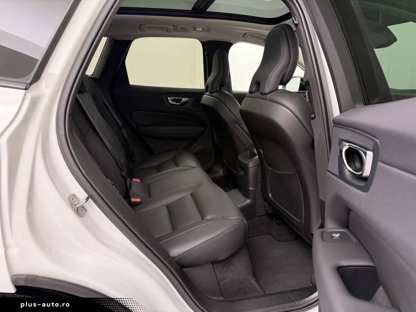 VOLVO XC60 T8 Plus Dark Plug In Hyb HUD PANO ACC 360