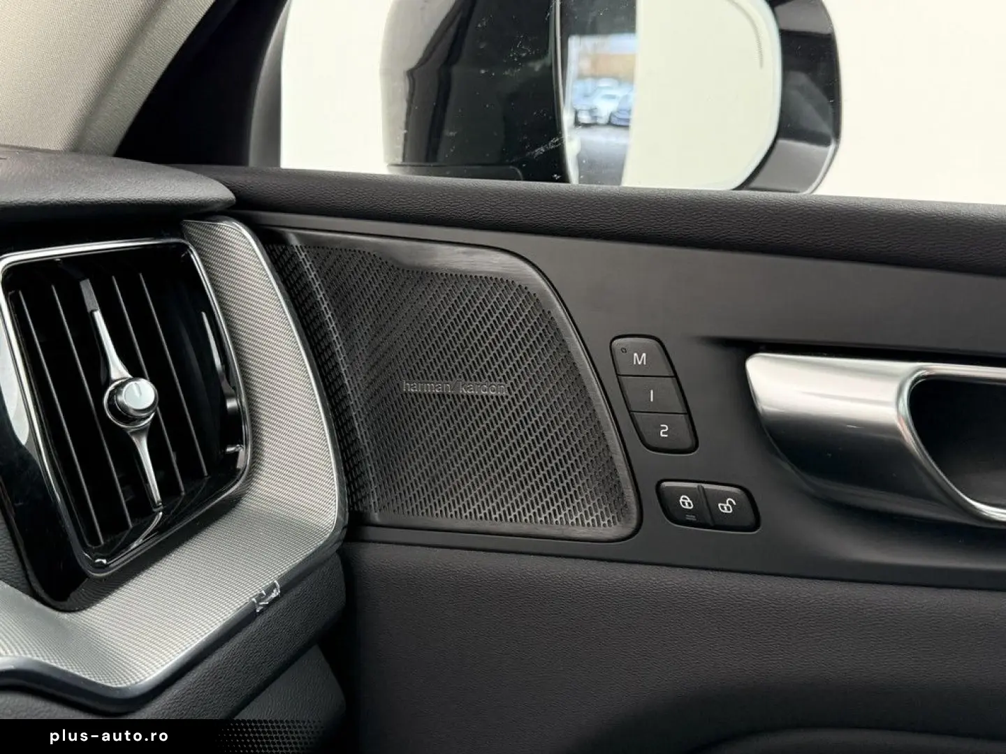 VOLVO XC60 T8 Plus Dark Plug In Hyb HUD PANO ACC 360