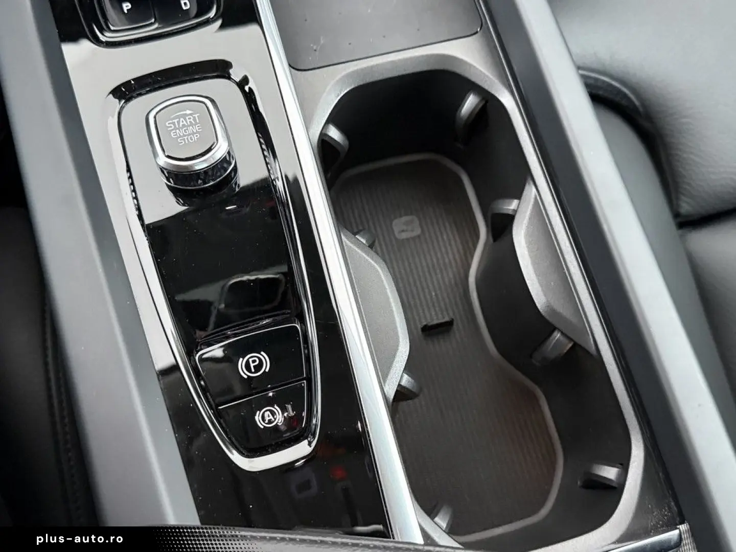 VOLVO XC60 T6 Plus Bright Recharge Plug-In Hybrid AWD