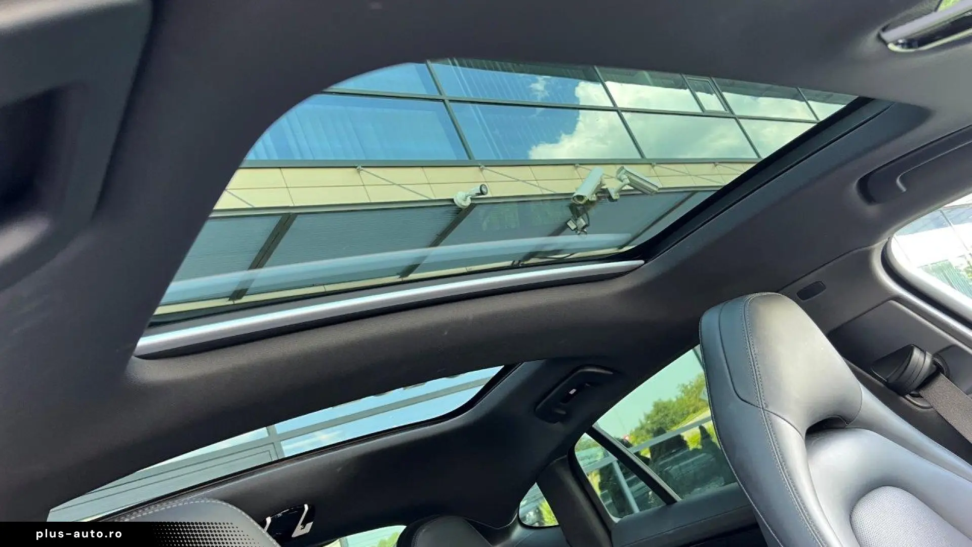PORSCHE PANAMERA 4E-HYBRID