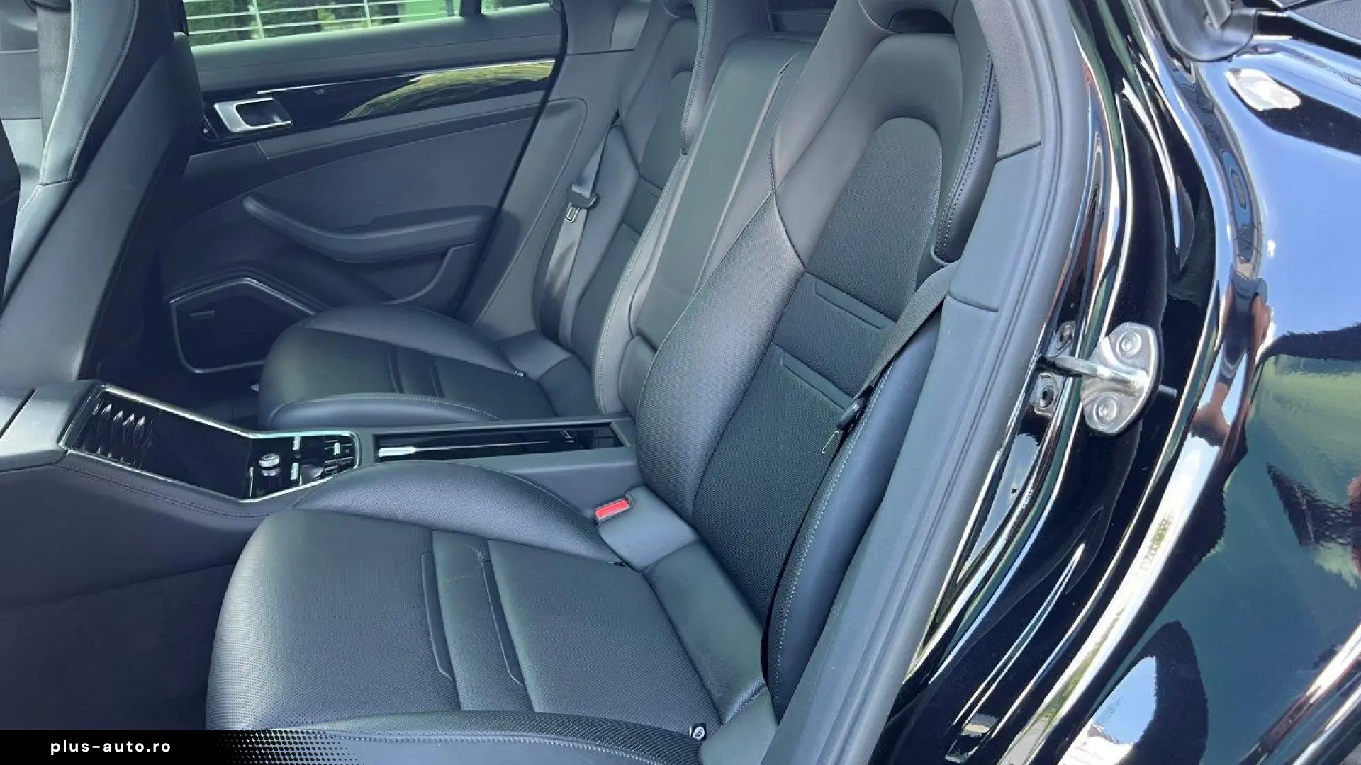PORSCHE PANAMERA 4E-HYBRID