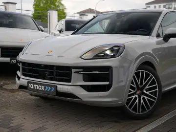 PORSCHE E-Hybrid Coupé SPORTDESIGN-PAKET-INNO-BOSE-22 T