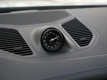 PORSCHE E-Hybrid Coupé SPORTDESIGN-PAKET-INNO-BOSE-22 T
