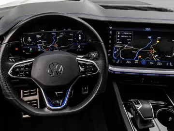 VW TOUAREG R eHYBRID ACC HuD PANO MASSAGE AHK 360