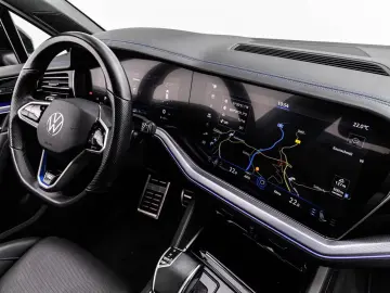 VW TOUAREG R eHYBRID ACC HuD PANO MASSAGE AHK 360
