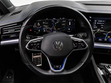 VW TOUAREG R eHYBRID ACC HuD PANO MASSAGE AHK 360