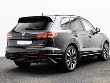 VW TOUAREG R eHYBRID ACC HuD PANO MASSAGE AHK 360