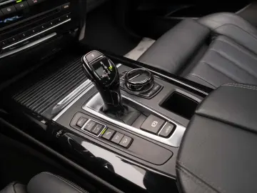 BMW X5  4.0d - 313 cp  M pachet  panoramic  H&K