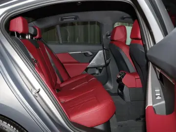 BMW 520d Lim. 20  DrivAss 360  HarmKar AHK