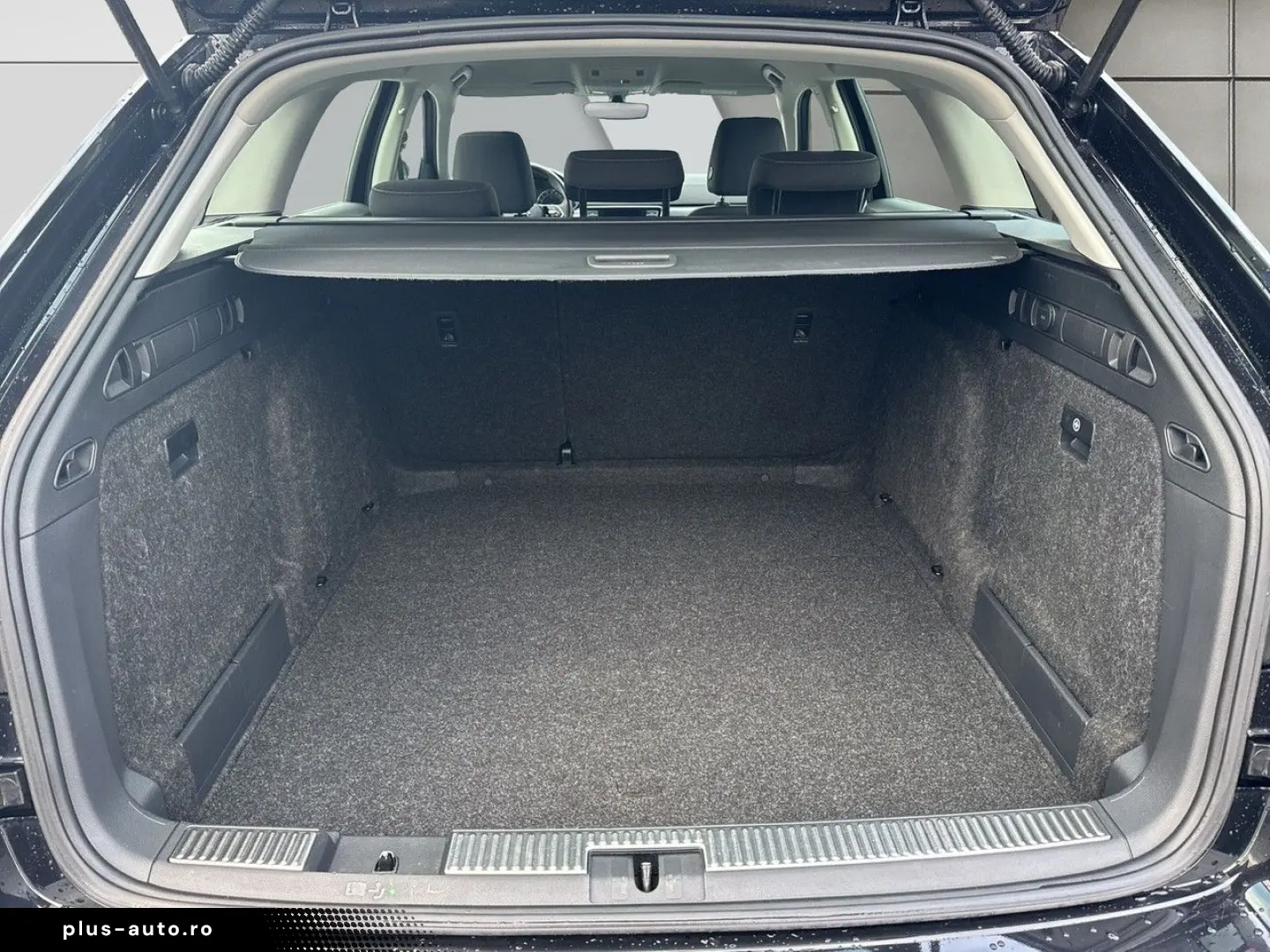 SKODA Superb Combi 2.0 TDI  AHK LED KESSY GRA  Klima