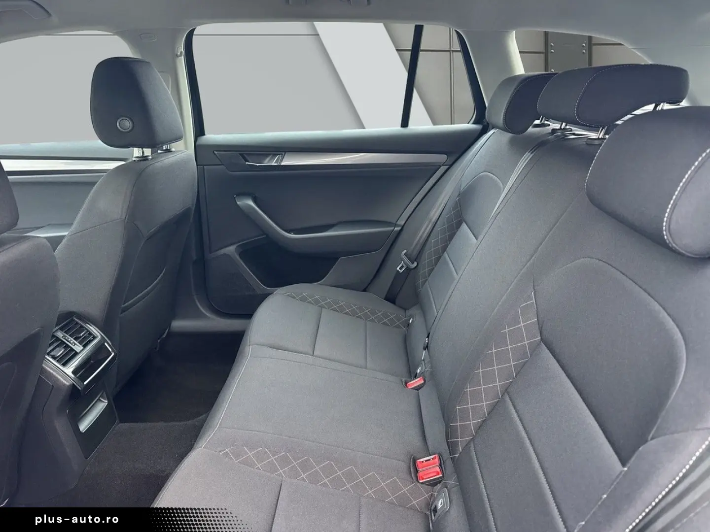 SKODA Superb Combi 2.0 TDI  AHK LED KESSY GRA  Klima