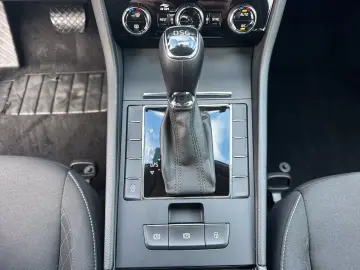SKODA Superb Combi 2.0 TDI  AHK LED KESSY GRA  Klima