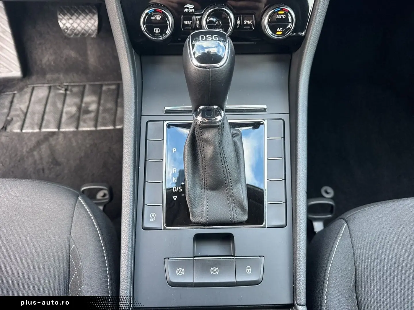 SKODA Superb Combi 2.0 TDI  AHK LED KESSY GRA  Klima
