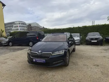 SKODA Superb Combi Ambition DSG ACC PANO-SD LED SPURA.