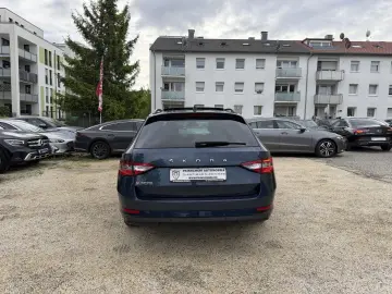 SKODA Superb Combi Ambition DSG ACC PANO-SD LED SPURA.