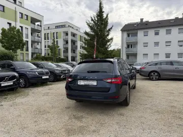 SKODA Superb Combi Ambition DSG ACC PANO-SD LED SPURA.