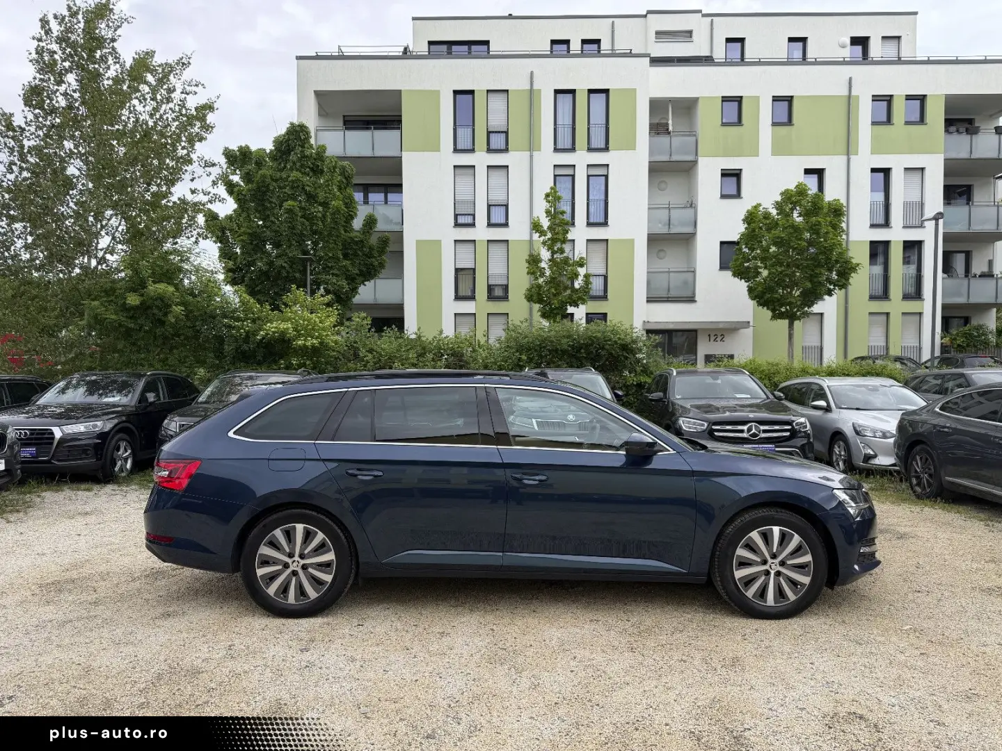 SKODA Superb Combi Ambition DSG ACC PANO-SD LED SPURA.