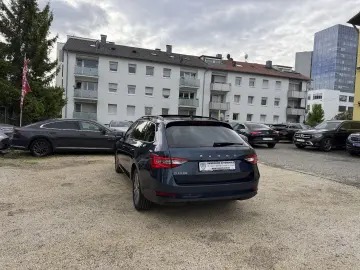 SKODA Superb Combi Ambition DSG ACC PANO-SD LED SPURA.
