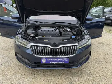 SKODA Superb Combi Ambition DSG ACC PANO-SD LED SPURA.