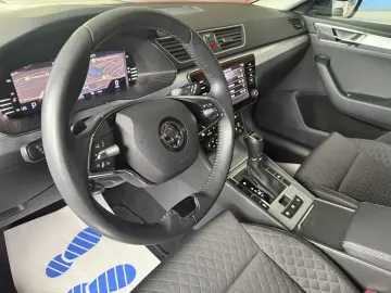 SKODA Superb Combi Ambition DSG ACC PANO-SD LED SPURA.