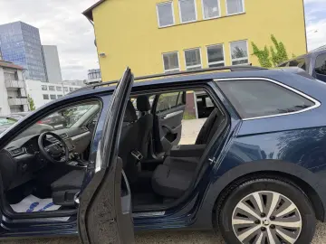 SKODA Superb Combi Ambition DSG ACC PANO-SD LED SPURA.