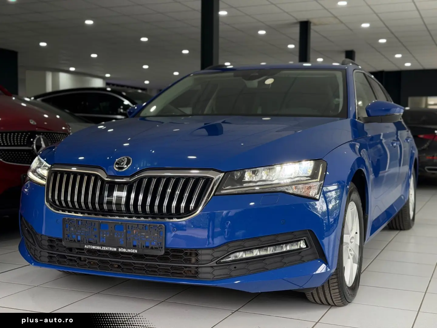 SKODA Superb Combi Ambition AHK ACC CARPLAY E-HECK LED