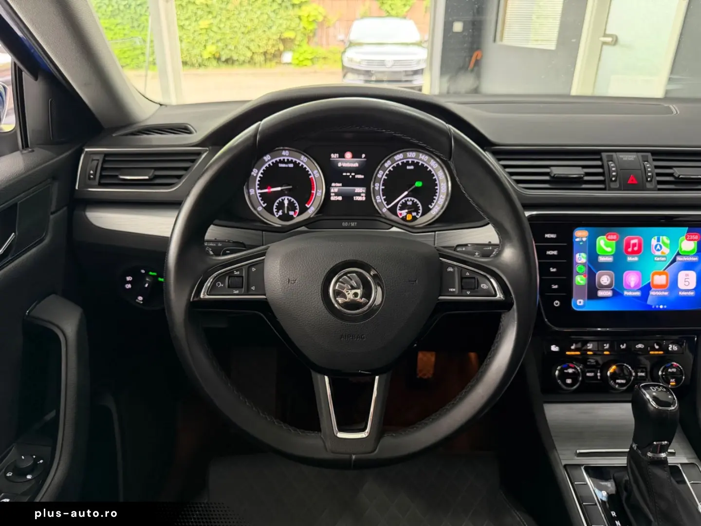 SKODA Superb Combi Ambition AHK ACC CARPLAY E-HECK LED