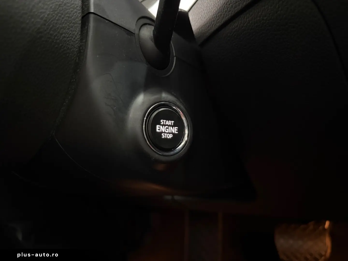 SKODA Superb Combi Ambition AHK ACC CARPLAY E-HECK LED