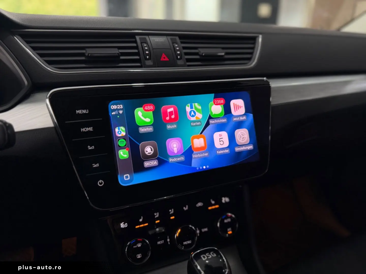 SKODA Superb Combi Ambition AHK ACC CARPLAY E-HECK LED