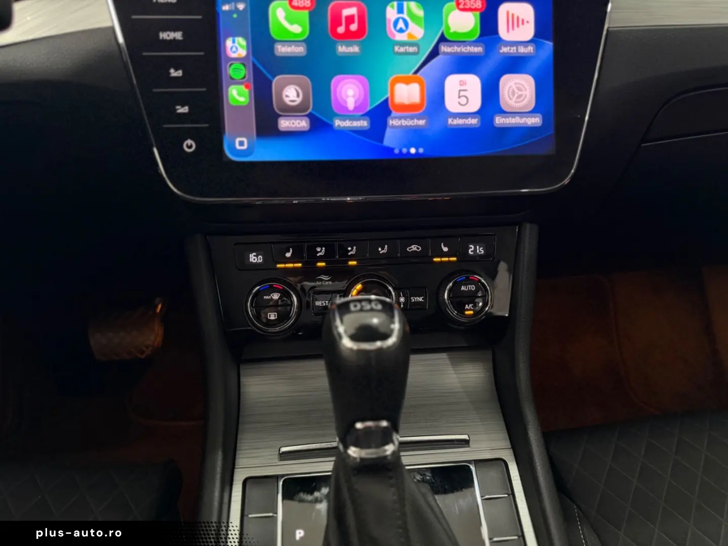 SKODA Superb Combi Ambition AHK ACC CARPLAY E-HECK LED