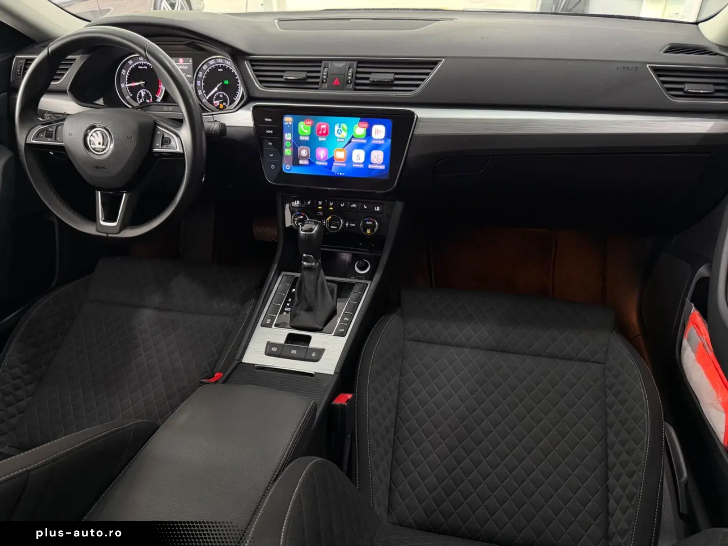 SKODA Superb Combi Ambition AHK ACC CARPLAY E-HECK LED