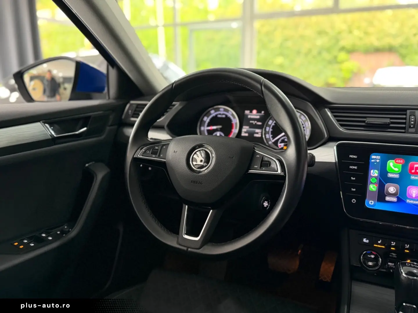 SKODA Superb Combi Ambition AHK ACC CARPLAY E-HECK LED