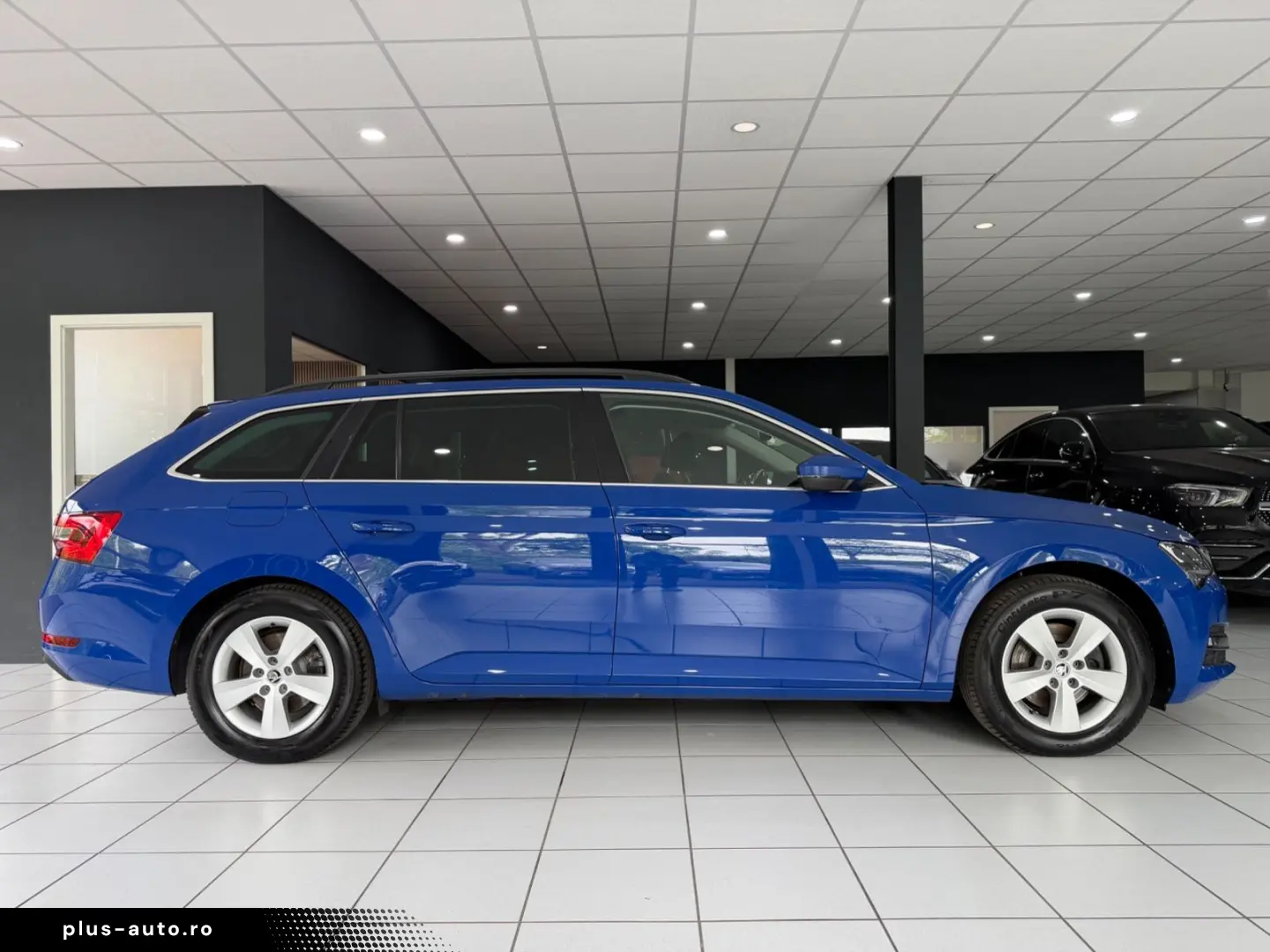 SKODA Superb Combi Ambition AHK ACC CARPLAY E-HECK LED