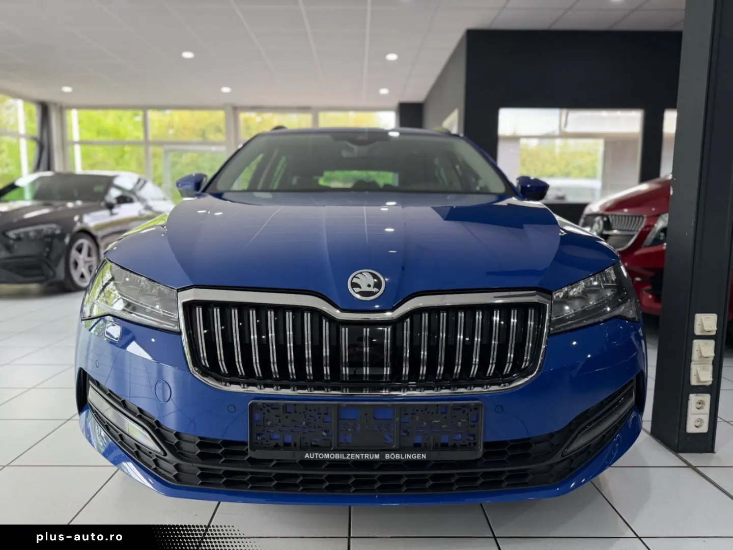 SKODA Superb Combi Ambition AHK ACC CARPLAY E-HECK LED